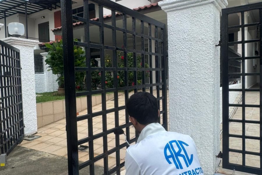 landed-0property-painting-2